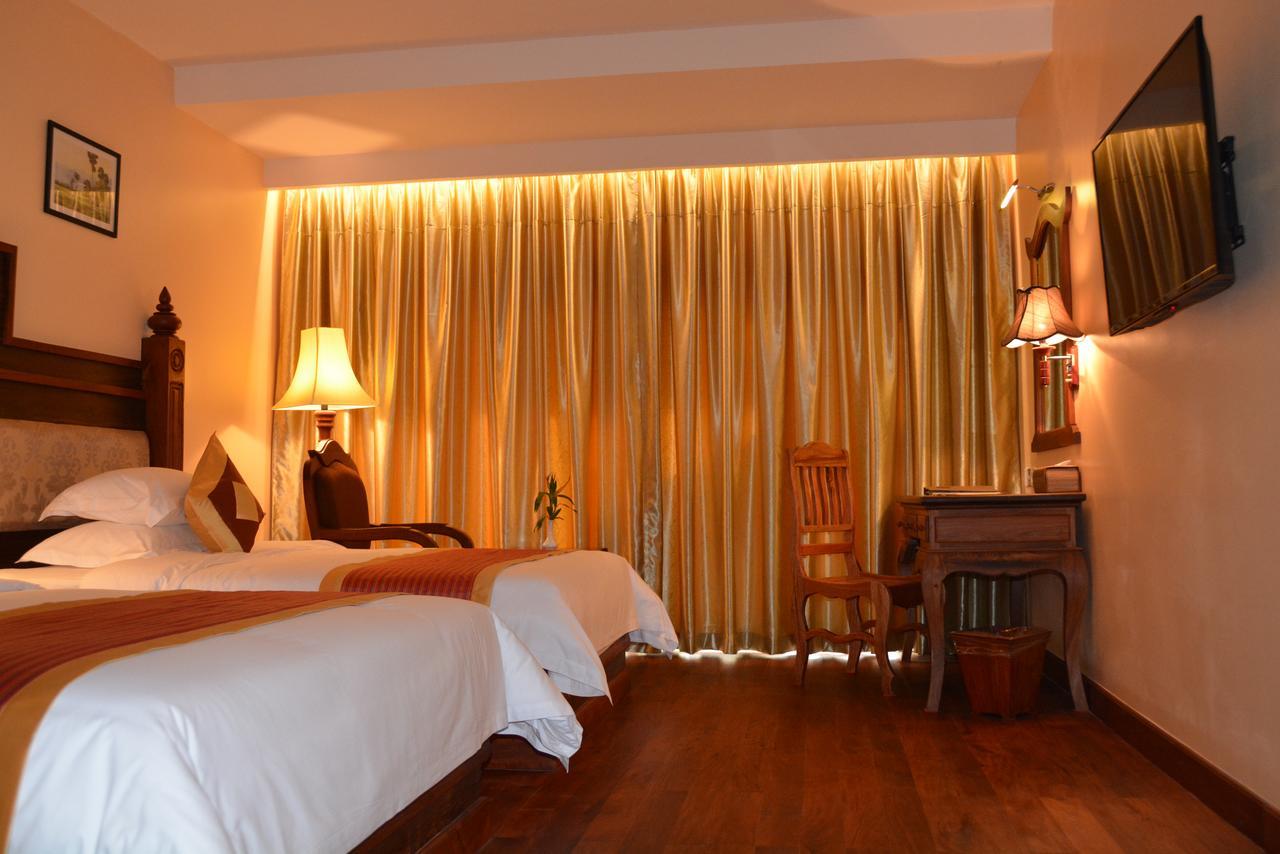 Bayon Era Hotel Siem Reap Exteriör bild