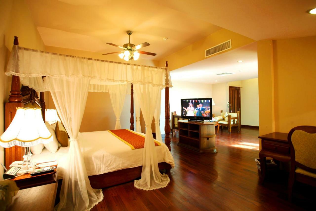 Bayon Era Hotel Siem Reap Exteriör bild